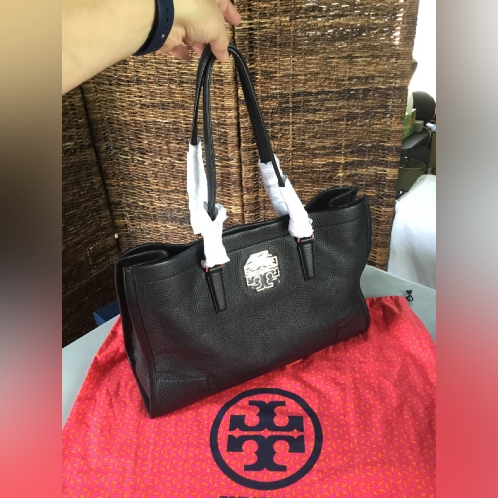 TORY BURCH LARGE LEATHER TOTE WITH MUCH SPACE INNER POCKETS LARGE DUST BAG - Picture 4 of 16
